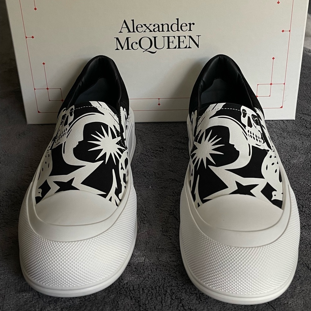 Alexander McQueen Skull Pattern Plimsoll Slip-On Sneakers Euro 42/US 9